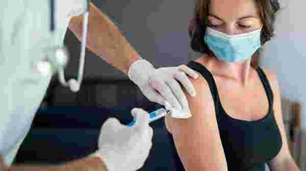 Eczanelerde 84 lira olan grip aşısı, 65 yaş üstü vatandaşlar ile kronik rahatsızlığı olanlar ve hamilelere ücretsiz olarak yapılacak