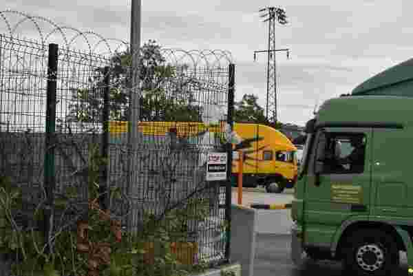 Edirne'de TIR'lara kaçak göçmen binişini önlemek için tesislere 'duvar' uyarısı