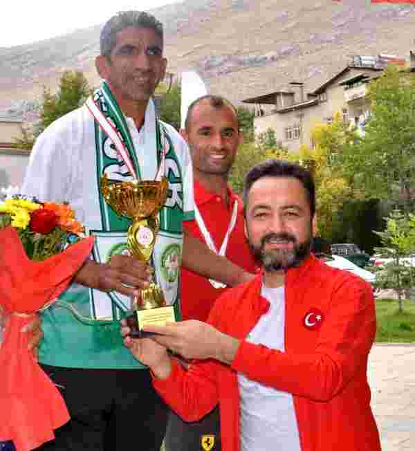 Elbistan Ultramaraton Türkiye Şampiyonası'nda ödül ve kupalar sahiplerini buldu