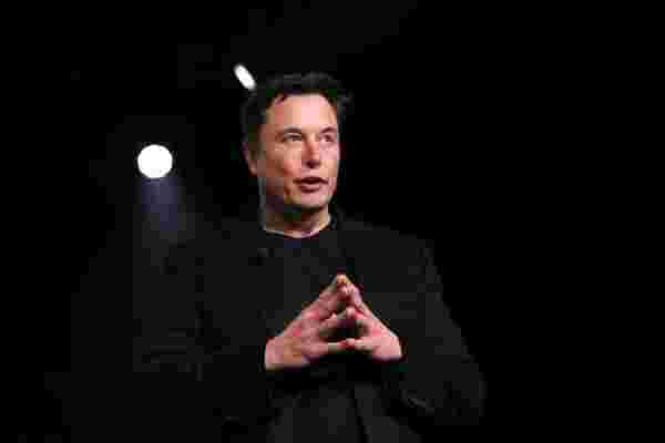 Elon Musk'ın 480 TL'ye satışa çıkardığı şortlar kısa sürede tükendi