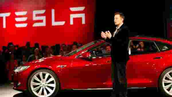 Elon Musk'tan bomba itiraf: Apple'a Tesla'yı satın almasını önerdim