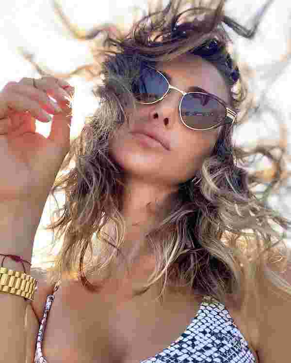 Emina Jahovic den plaj selfiesi #3