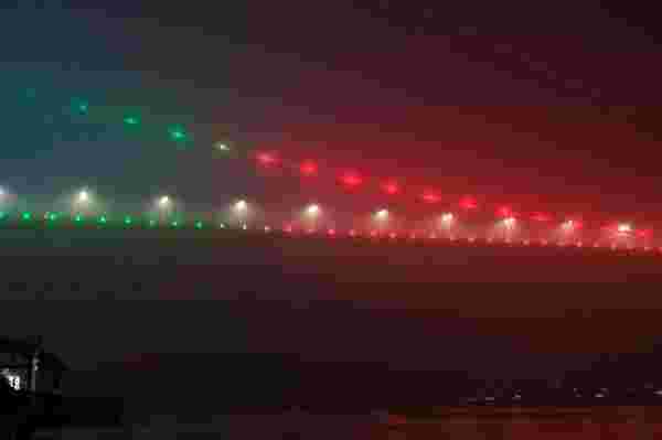 Fatih Sultan Mehmet Köprüsü, Azerbaycan bayrağı renklerine büründü
