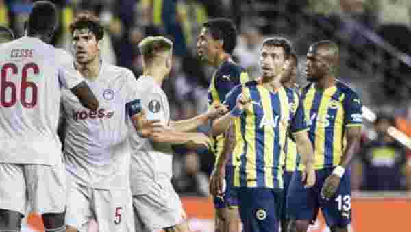 Fenerbahçe taraftarından Vitor Pereira'ya ilk tepki! Kaleci Berke Özer, kulübeden fırladı