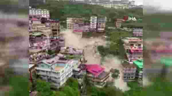 Hindistan'da çok katlı bina toprak kayması sonucu yıkıldı