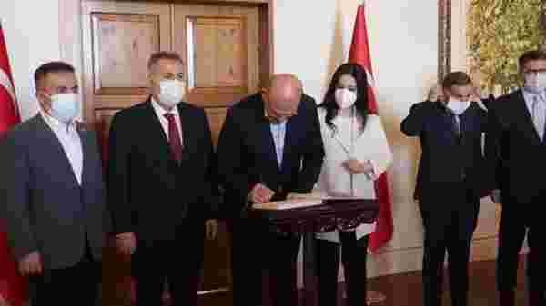 İçişleri Bakanı Soylu, Adana'da İl Güvenlik Toplantısı'na katıldı