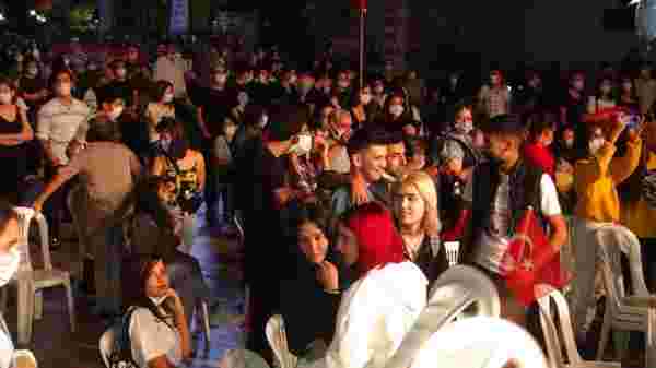 İki bin kişinin katıldığı Murat Dalkılıç konserinde koronavirüs unutuldu #5