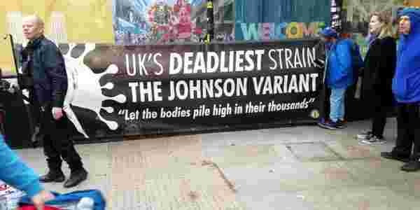 İngiltere'de Başbakan Johnson ve Brexit karşıtları sokaklara döküldü