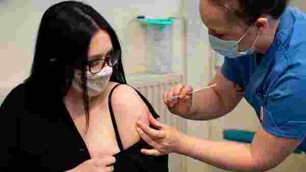 İngiltere'de korona aşısı olan yüzlerce kişi kulak çınlaması şikayetiyle hastanelere koştu