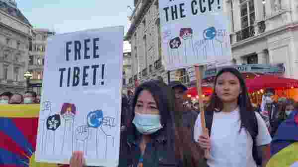 İngiltere'de Uygur Türkleri, Tibetliler ve Hong Konglulardan Çin karşıtı gösteri