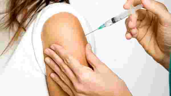 İngiltere'de yaşayanlar koronavirüs aşısı bulunsa dahi yaptırmayı düşünmüyor