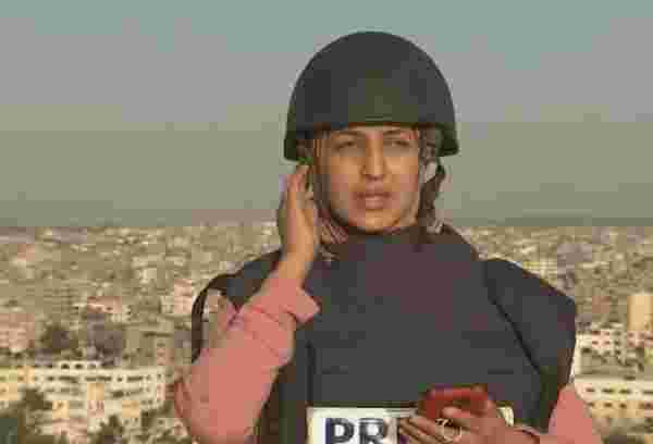 İsrail'in bombardımanına canlı yayında yakalanan kadın muhabirin zor anları