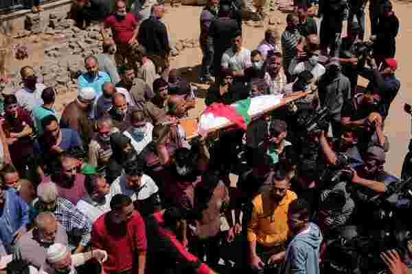 İsrail'in Gazze'ye düzenlediği saldırıda aynı aileden 10 kişi hayatını kaybetti