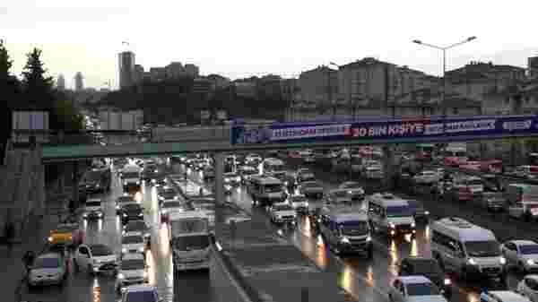 İstanbul'da haftasonu öncesi trafik yoğunluğu