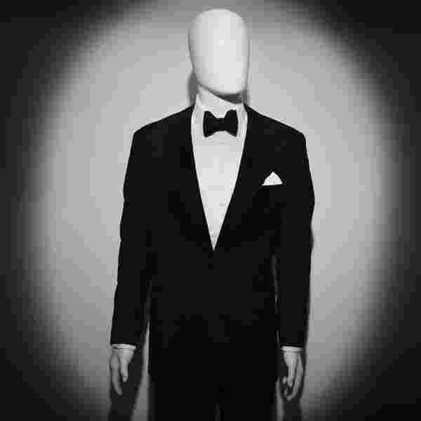 James Bond yıldızı Roger Moore'un eşyaları dudak uçuklatan rakama satıldı - Resim : 2