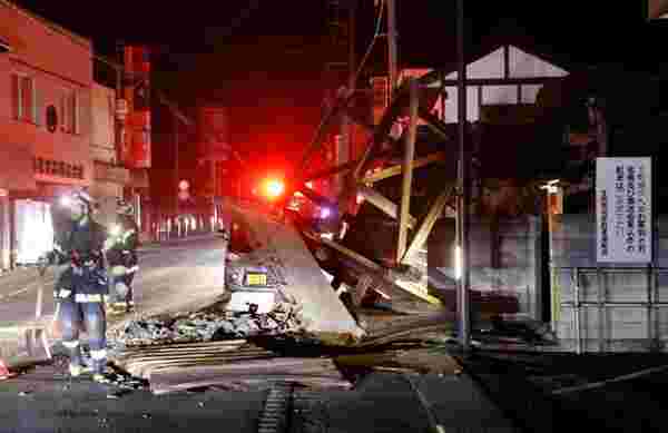 Japonya'da 7,3 büyüklüğündeki depremde 100'den fazla kişi yaralandı