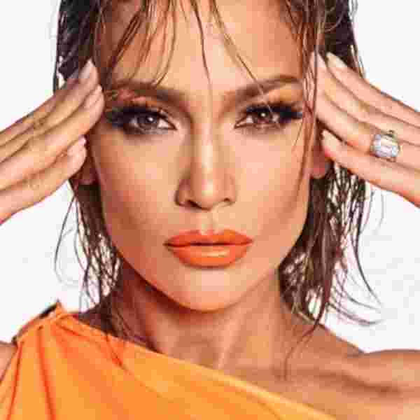 Jennifer Lopez'den makyajsız paylaşım #5