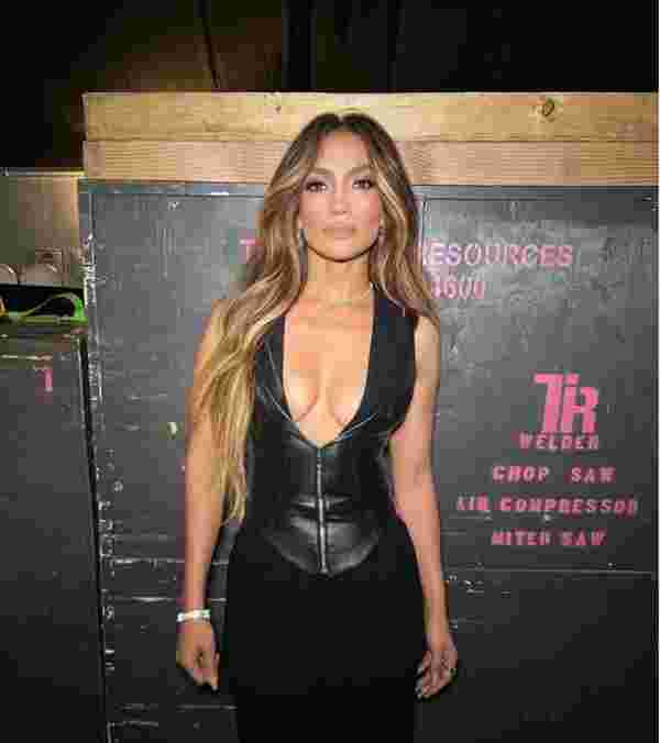 Jennifer Lopez, erkeklerin en kullanışlı olduğu yaşı açıkladı #4