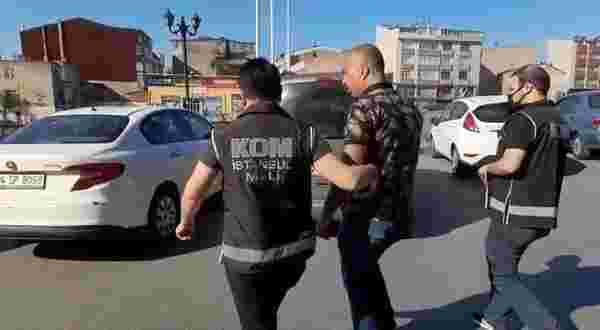 Kadıköy Belediyesi personellerinin evlerine düzenlenen rüşvet operasyonu kamerada