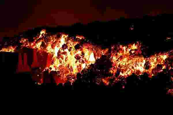 Kanarya Adaları'ndaki yanardağ patlamasında lavlar evlere doğru ilerledi! 5 bin kişi bölgeden tahliye ediliyor