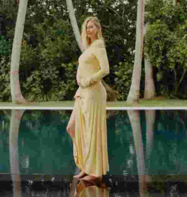 Karlie Kloss’tan ilk hamilelik pozu #1