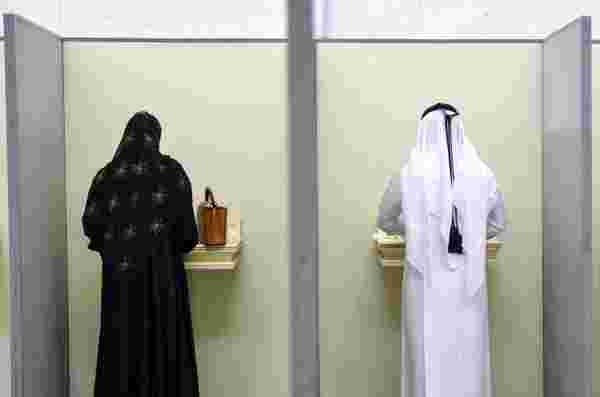 Katar'da ilk kez yapılan Şura Meclisi seçimlerine katılım oranı yüzde 44