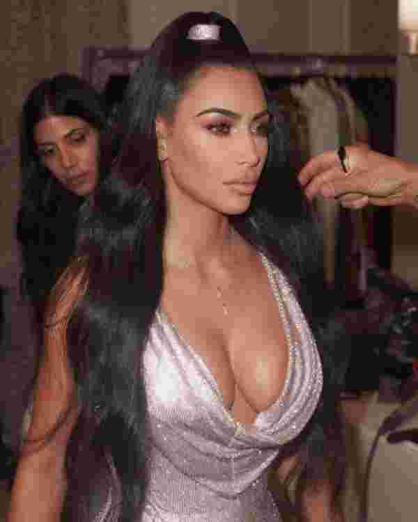 Kim Kardashian bin kişiye para verecek #2