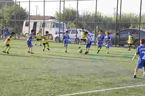 Koçarlı Belediyesi 200 futbolcuyu Yaz Sonu Futbol Şenliği’nde buluşturdu
