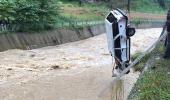 Yağış nedeniyle sular yükselmişti! Yayladan dönenleri taşıyan araç dereye uçtu: 2 ölü