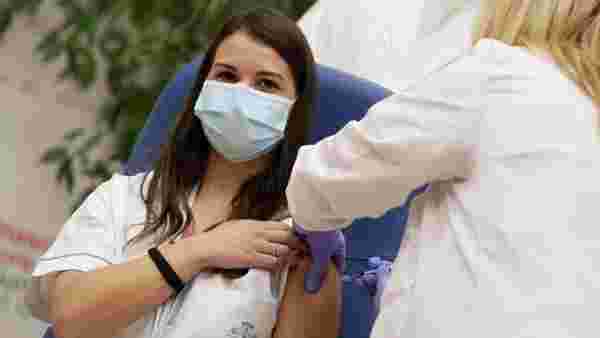 Korona mücadelesinde bir ilk! Fransa'da korona geçiren kişilere tek doz aşı yapılması önerildi