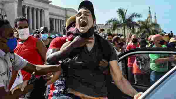 Küba'da ekonomik kriz halkı sokağa döktü! Tarihin en büyük hükümet karşıtı gösterisi ülkeyi karıştırdı