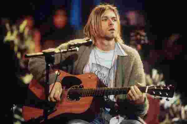 Kurt Cobain’in saç teli 14 bin dolardan alıcı buldu #1