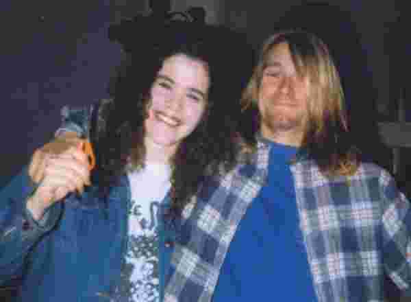Kurt Cobain’in saç teli 14 bin dolardan alıcı buldu #2