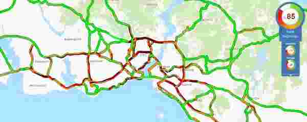 Kuvvetli yağışa dakikalar kala İstanbul'da trafik durma noktasına geldi