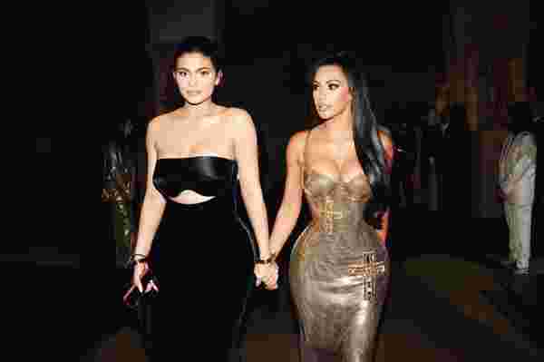 Kylie Jenner dan Kim Kardashian a tepki #2