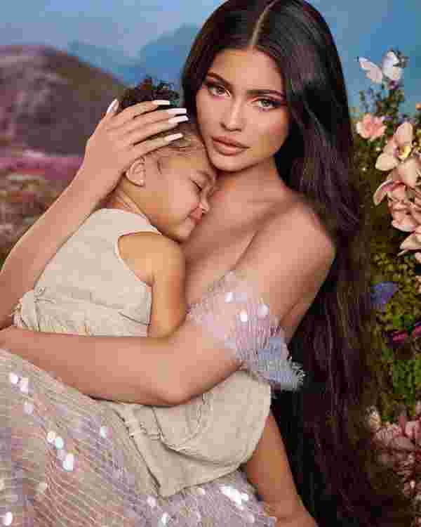 Kylie Jenner ikinci kez anne olmaya hazırlanıyor #3