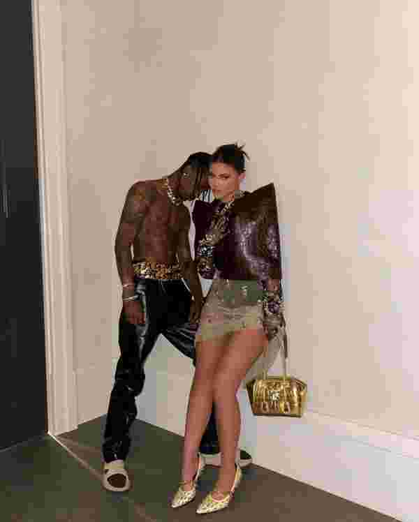 Kylie Jenner ve Travis Scott üçlü ilişki istiyor #2