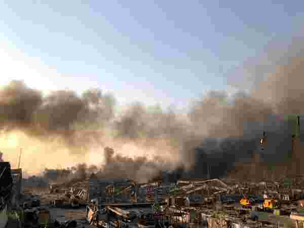 Lübnan'da büyük patlama! Korkunç anlar kameralara böyle yansıdı