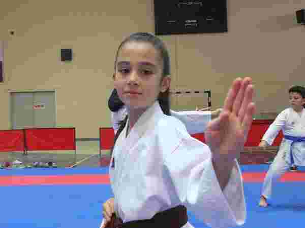 Manisa BBSK Karate Takımı yine zirvede
