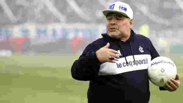 Maradona'nın ön otopsi raporu açıklandı! Uyurken akut akciğer ödeminden hayatını kaybetmiş