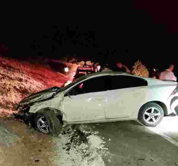 Mardin'de direksiyon hakimiyetini kaybeden sürücü yoldan çıktı: 3 yaralı