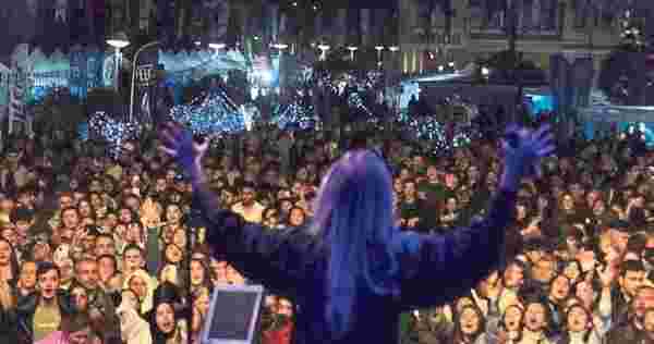 Milaslılar Zeynep Casalini'yi ayakta alkışlandı