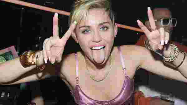 Miley Cyrus: Ufolar tarafından kovalandım #1