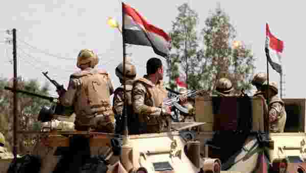 Mısır'da darbeci Sisi yönetimi, Libya sınırında geniş çaplı askeri tatbikat başlattı