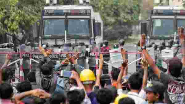 Myanmar'da yönetime el koyan ordu, darbe karşıtı protestocuları 'ölümcül güç' kullanmakla tehdit etti