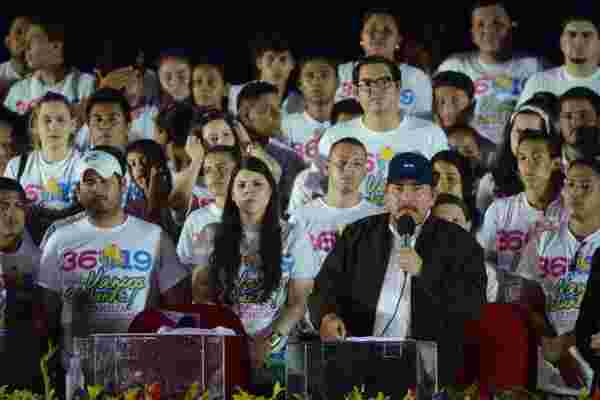 Nikaragua Devlet Başkanı Daniel Ortega'nın aile saadeti: Karısı yardımcısı, 8 çocuğu ise danışman