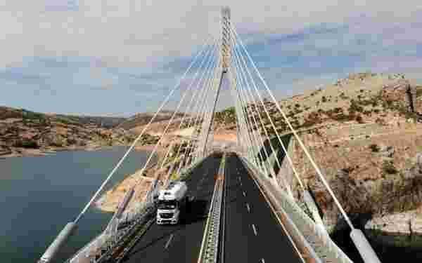 Nissibi Köprüsü'nden 3,5 milyon araç geçti