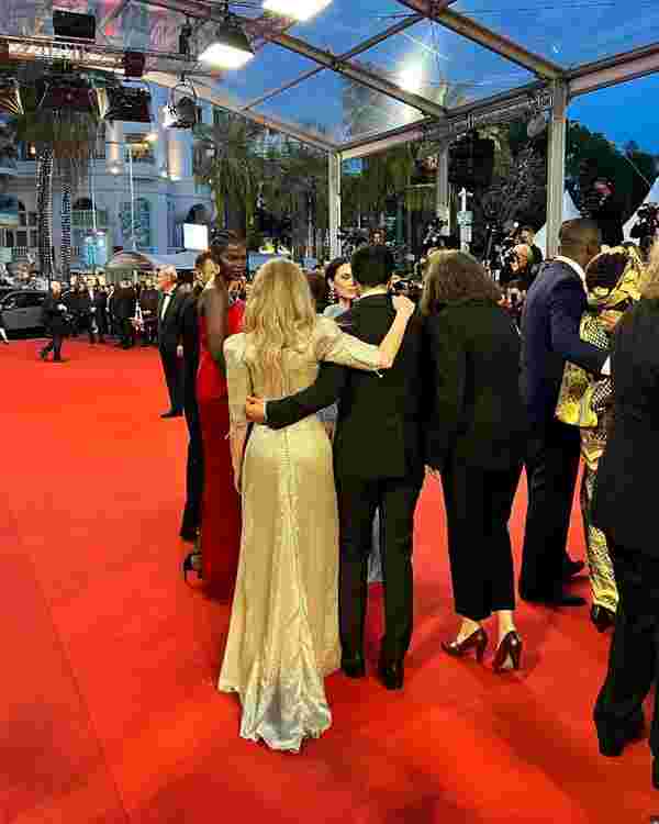 Oğlu Hira, Zerrin Tekindor u Cannes da yalnız bırakmadı #2