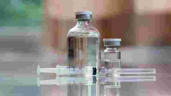 Bilim Kurulu Üyesi Kayıpmaz: Zatürre ve grip aşısı Covid-19'un yaptığı zatürreden korumaz