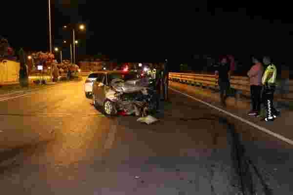 Antalya'da eşinin kaza yaptığını gören adam panikleyerek kendisi de kaza yaptı